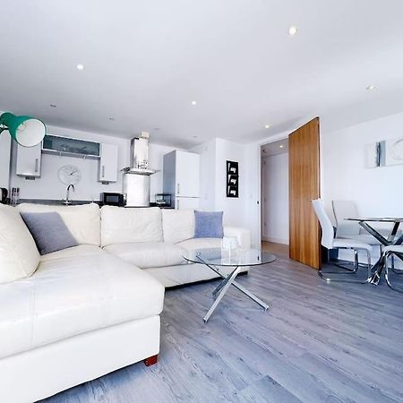 Stylish Seaview One-Bedroom Apt Swansea Exterior photo